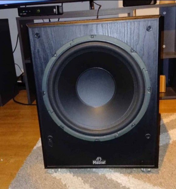 Elad magnat subwoofer Benedek rszre