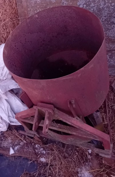 Elad� massz�v m�tr�gyasz�r� 15.000 Ft