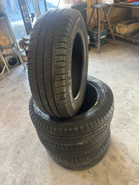 Elad mg szinte j Michelin 215/60 R17 c nyri gumiabroncsok 