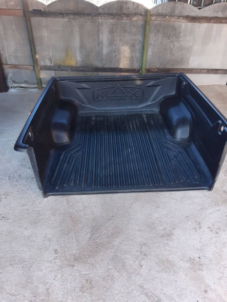 Elad� megk�m�lt �llapot� 2019-es Toyota Hilux plat�b�l�s