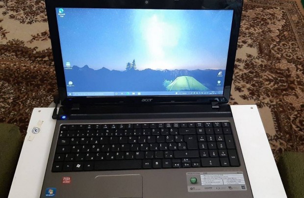 Eladó megkímélt jó állapotú Acer Laptop 8Gb DDR3 ram,128Gb SSD