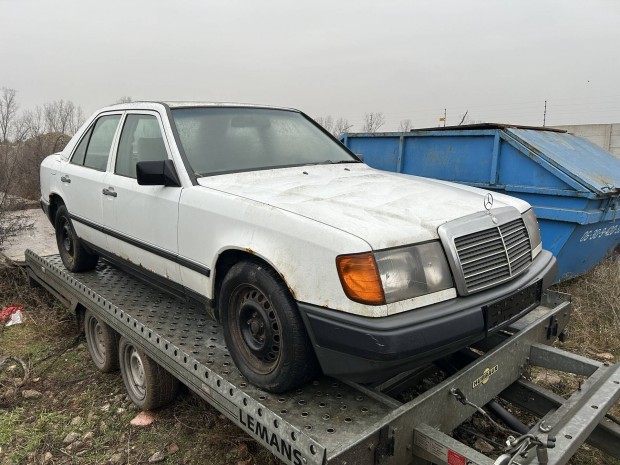 Elad mercedes w124 E260 alkatrszei