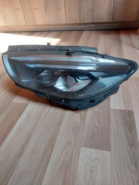 Eladó mercedes w247 bal elsö lámpa