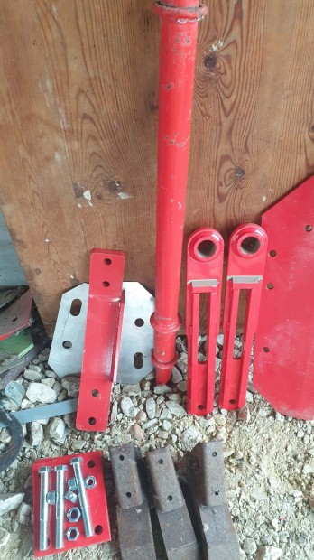 Elad� mez�gazdas�gi alkatr�szek