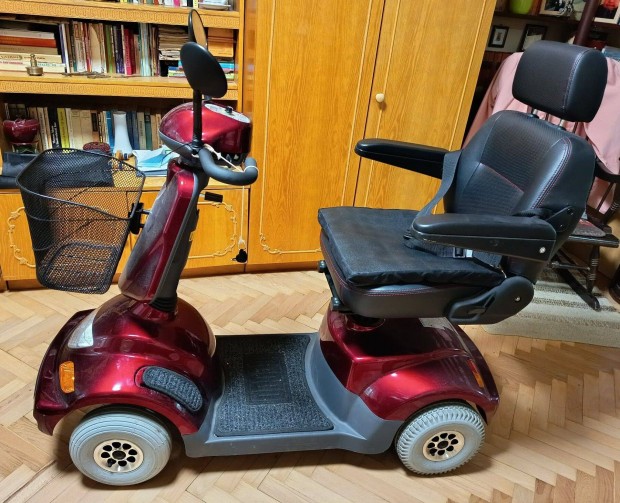 Elad� moped - alig haszn�lt