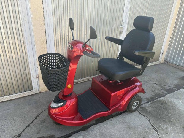 Eladó moped új akkumulátorral 2023-mas