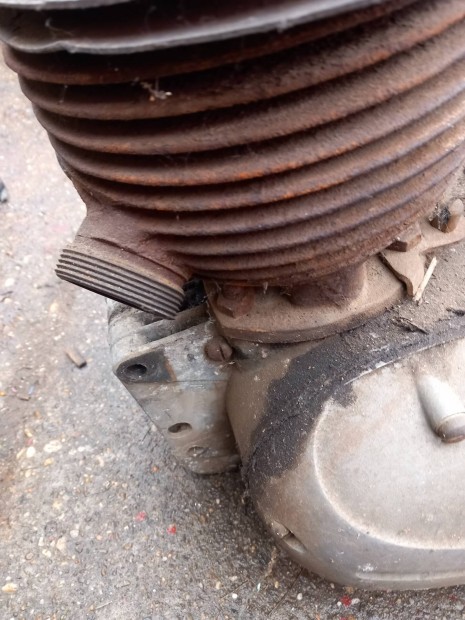 Elad motor blokk Pannnia!