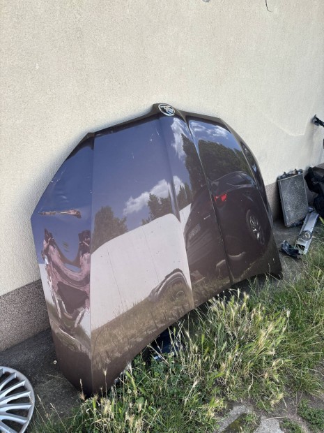 Eladó motorháztető