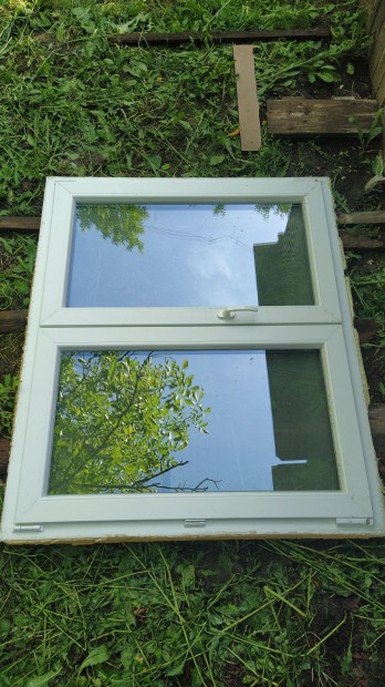 Elad manyag ablak 140x120 cm j llapotban