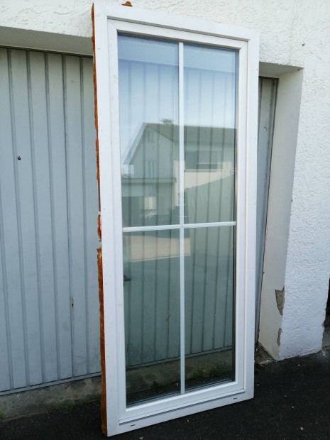 Elad� m�anyag teraszajt� 97x230 