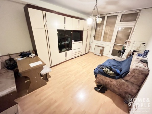 Elad� nagy t�gla lak�s H�dmez�v�s�rhely-Kertv�ros�ban!