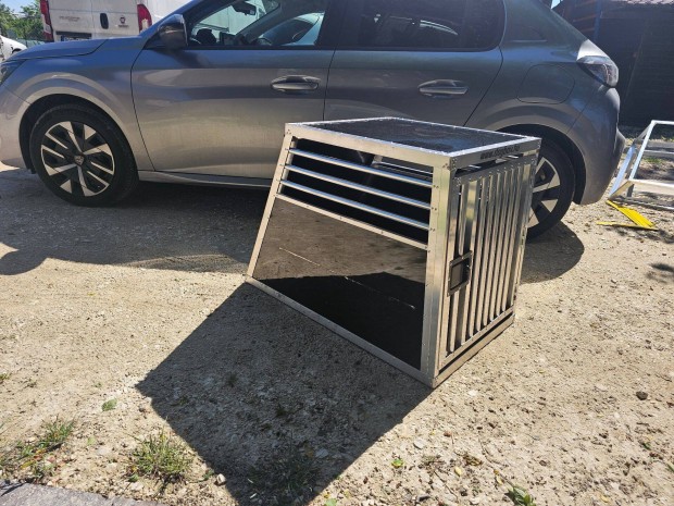 Eladó nagyméretű kutyaszallitó Dogbox