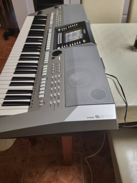 Elad nagyon megkmlt Yamaha psr s 910