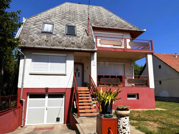 Elad� nagyr�dei csal�dih�z