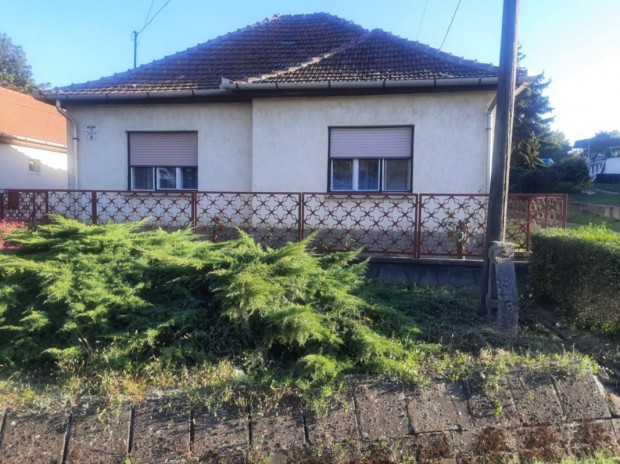 Elad� nagyr�dei csal�dih�z