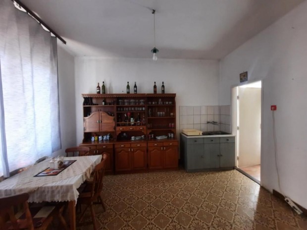 Elad� nagyr�dei csal�dih�z