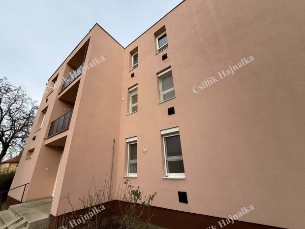 Elad� napf�nyes, erk�lyes lak�s a Kass�k Lajos utc�ban!