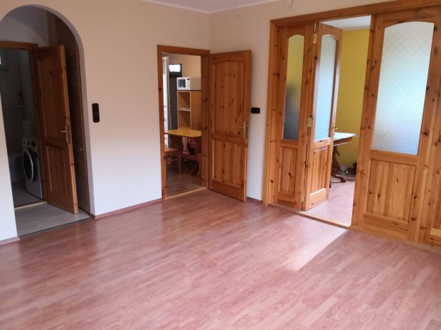 Elad� nappali+3 szob�s, azonnal k�lt�zhet� csal�di h�z