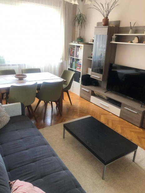 Elad� n�gy szob�s lak�s Sz�kesfeh�rv�r belv�ros�ban