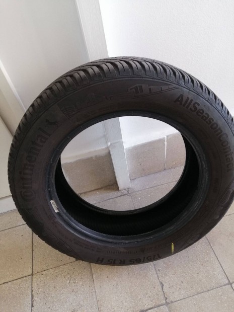 Elad ngyvszakos Continental 175/65 R15-s gumiabroncs szett