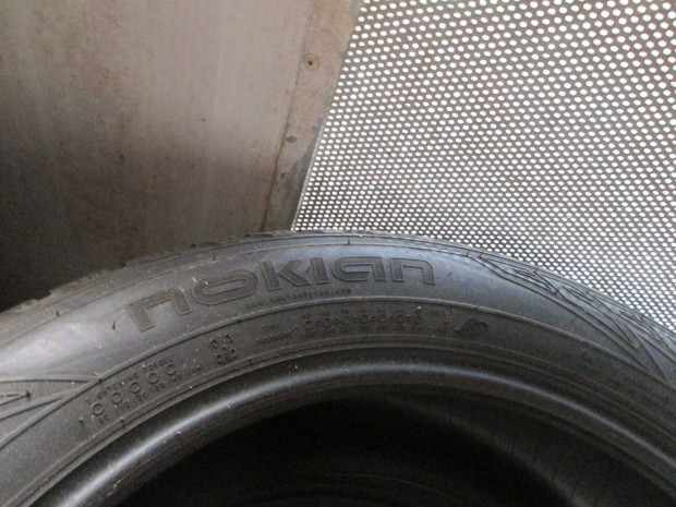 Elad ngyvszakos gumi pr 215/55R18