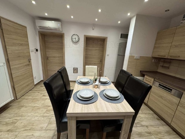 Elad� nyaral� Balatonkenese Als�r�ti �d�l�telepen!