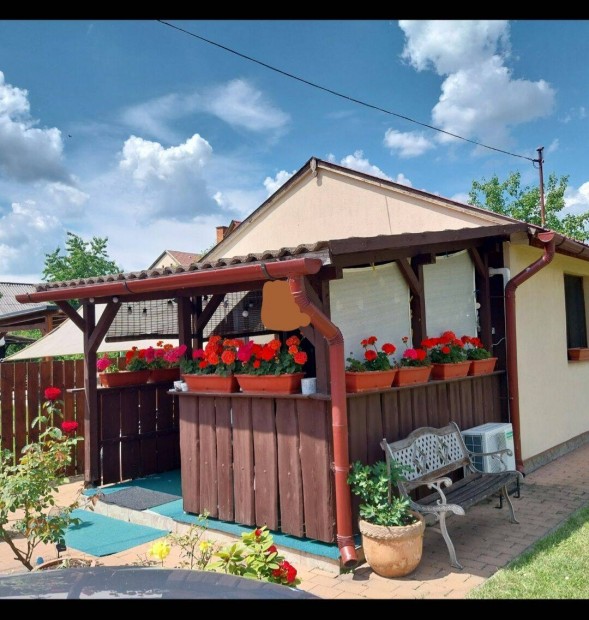 Elad� nyaral� Hajd�n�n�son