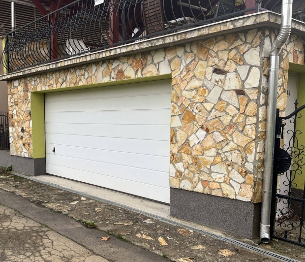 Elad� nyaral� Tiszal�k Keleti f�csatorna partj�n