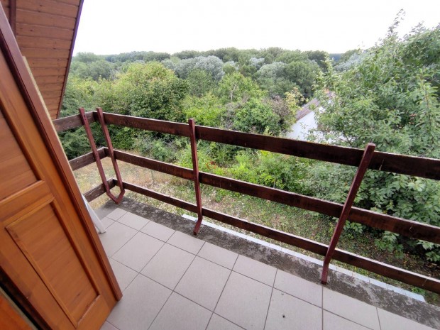 Elad� nyaral�, B�r B�r, 16500000 Ft, 46 nm 946_sri