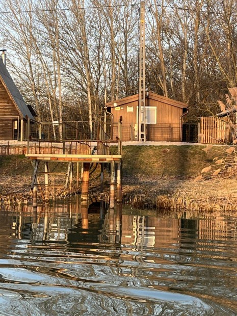 Elad� nyaral� - horg�sztanya (KV-95)