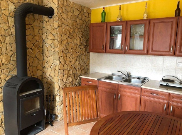 Elad� nyaral� a V�rtesben