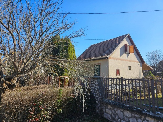 Elad� nyaral� a Zs�ry F�rd�n�l