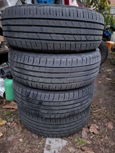 Elad nyri gumi garnitra 195/65R15 