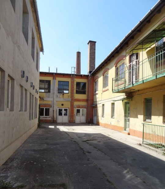 Elad oktatsi intzmny