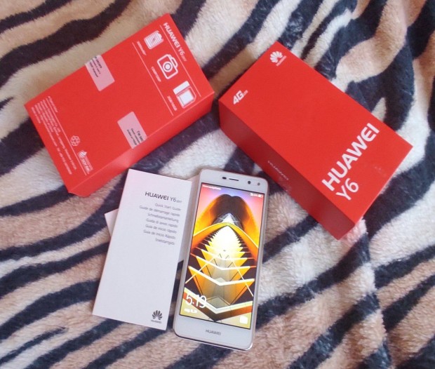 Eladó olcsón Huawei Dual-SIM független mobiltelefon