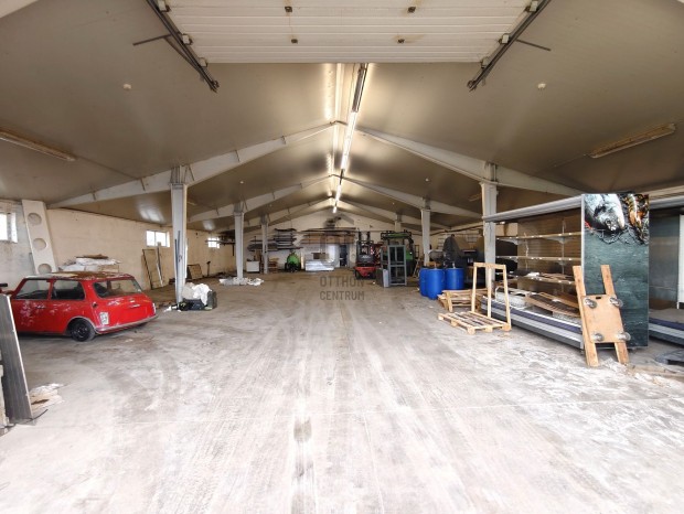 Elad� �n�ll� ipari csarnok Hajd�n�n�s ipari ter�let�n!