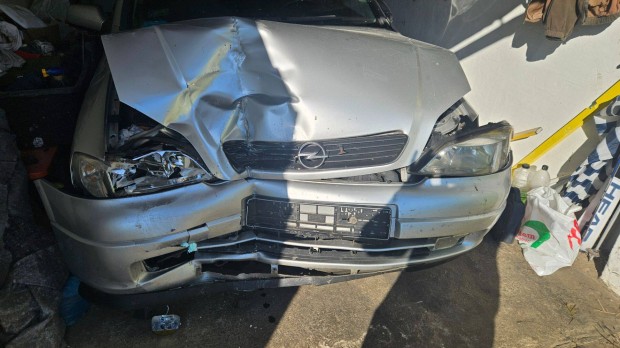 Elad opel astra g egyben vagybontva