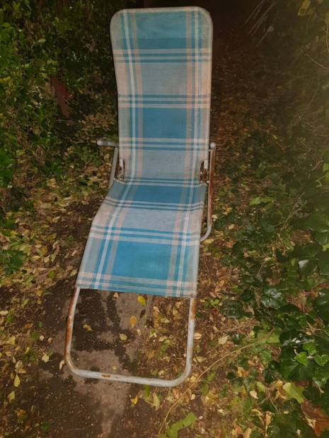 Eladó összecsukható, dönthető napozóágy napozó ágy szék