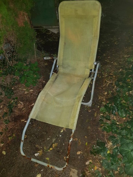 Eladó összecsukható, dönthető napozóágy napozó szék