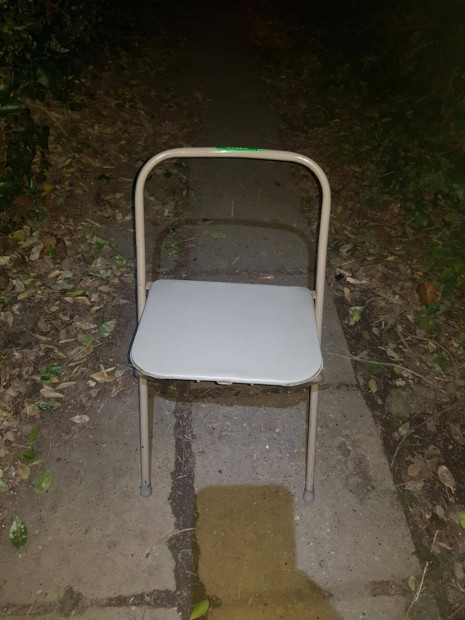 Elad� �sszecsukhat� mini sz�k