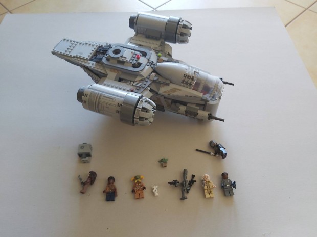 Eladó összeszerelt LEGO Star Wars Razor Crest