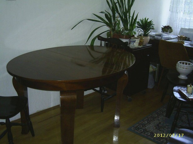 Elad ovlis sztnyithat tkez asztal /140-175 cm/6 szkkel