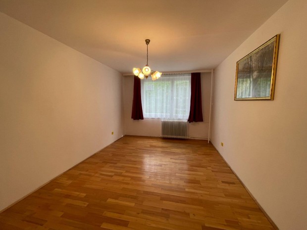 Elad panel laks Miskolc Gyri kapu!