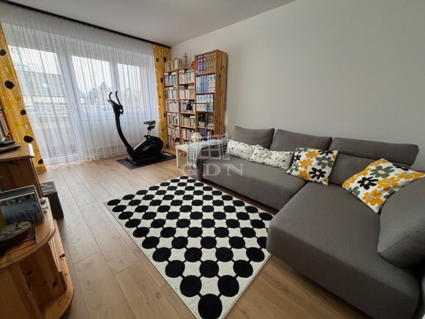 Elad� panellak�s Kom�rom, v�rosk�zpont