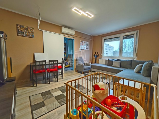 Elad� panellak�s Miskolc, Aba utca