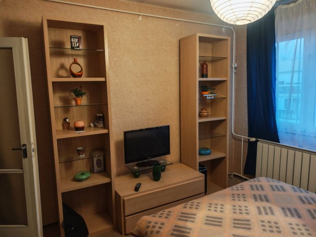 Elad� panellak�s Paks