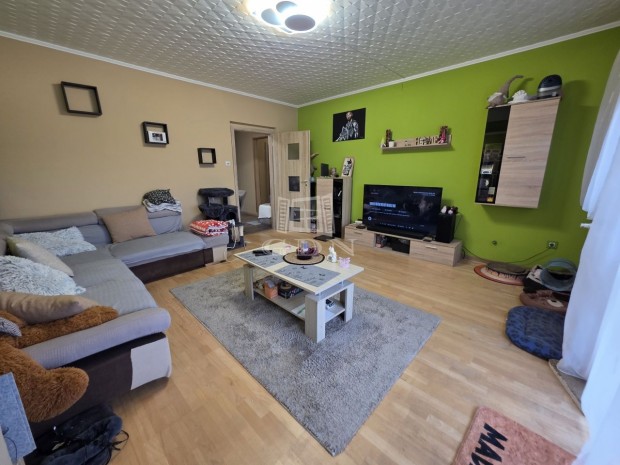 Elad� panellak�s Veszpr�m, M�rcius 15. utca