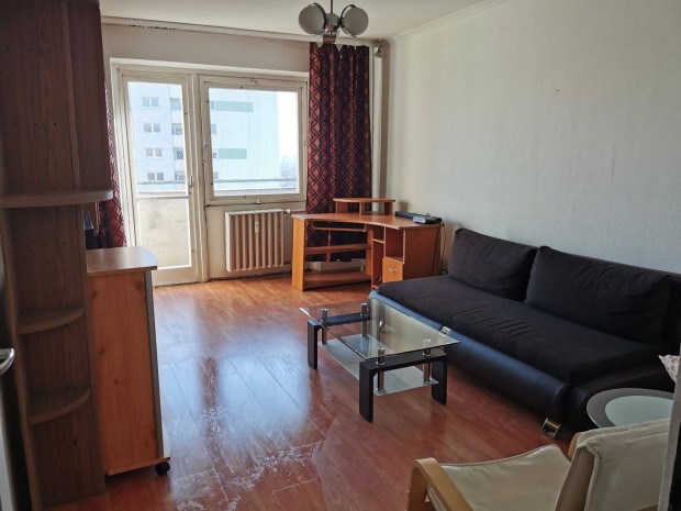 Elad� panellak�s tulajdonost�l