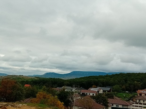 Elad panorms, belterleti ptsi telkek, a festi Somly