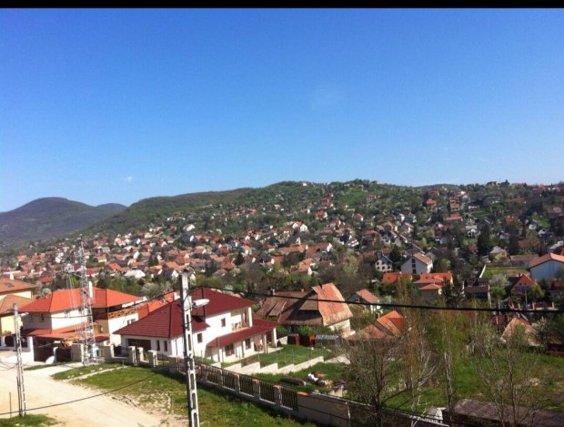 Elad panorms, sszkzmves telek Pomzon!